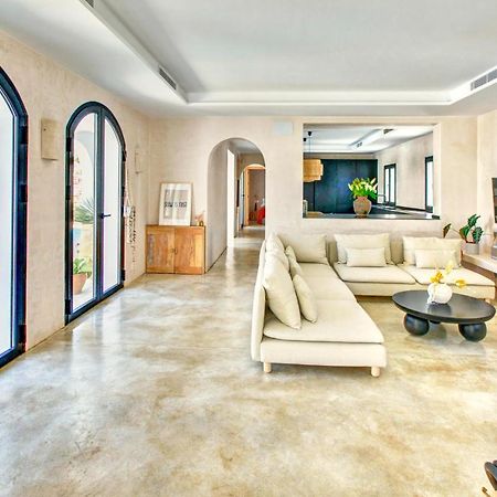 Villa Mas Tranquila - A Stylish Villa With Pool 150 M From The Beach コニル・デ・ラ・フロンテラ エクステリア 写真