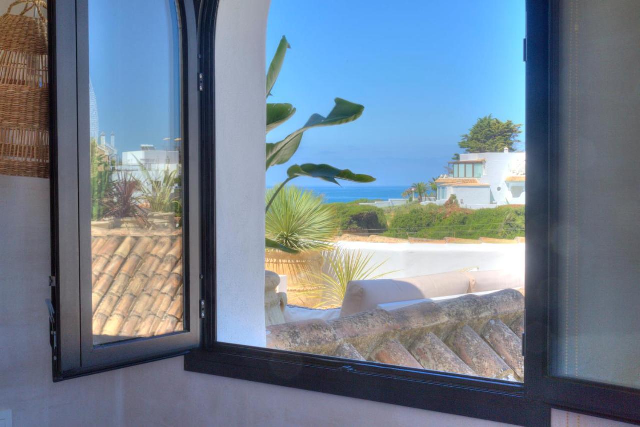 Villa Mas Tranquila - A Stylish Villa With Pool 150 M From The Beach コニル・デ・ラ・フロンテラ エクステリア 写真