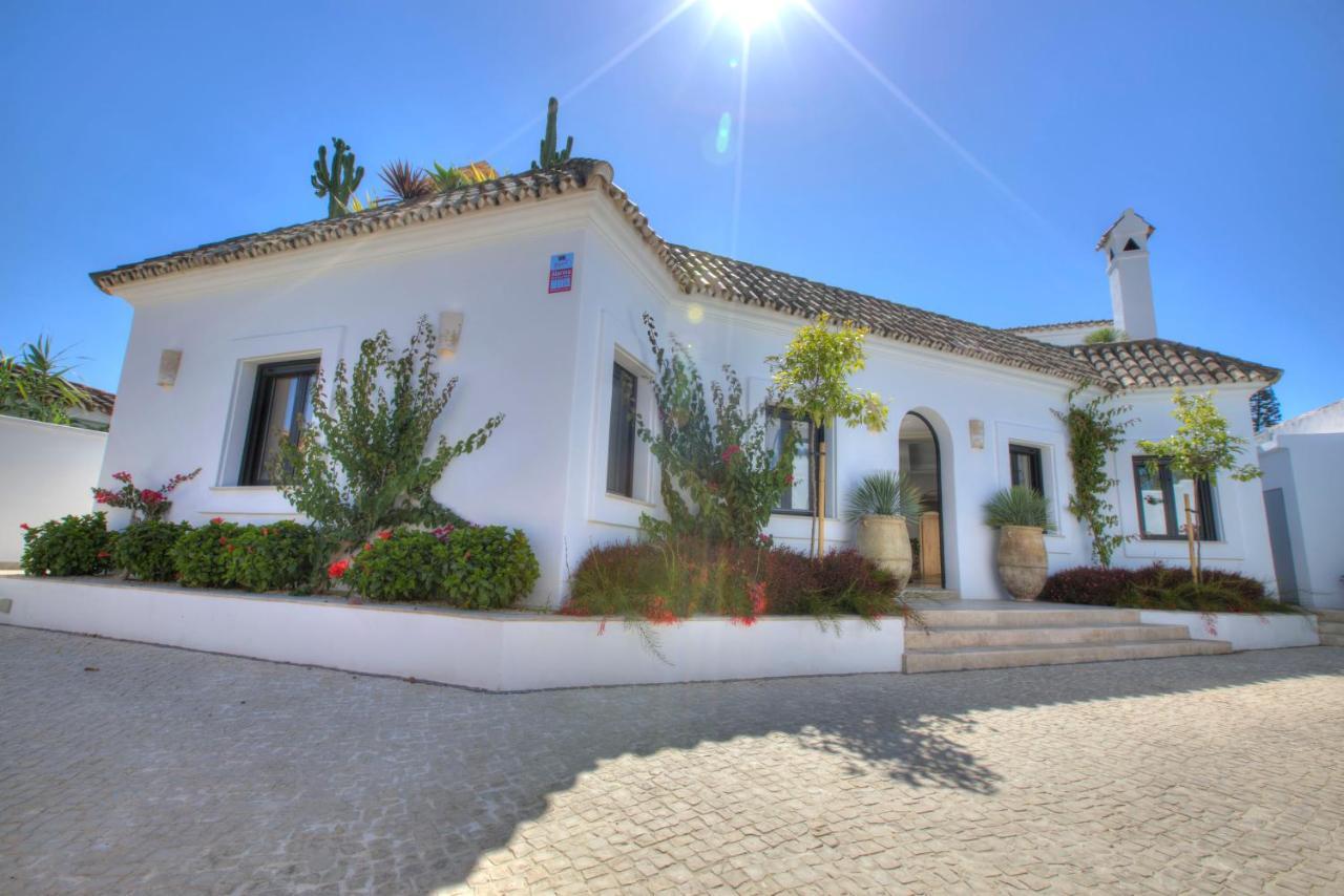 Villa Mas Tranquila - A Stylish Villa With Pool 150 M From The Beach コニル・デ・ラ・フロンテラ エクステリア 写真