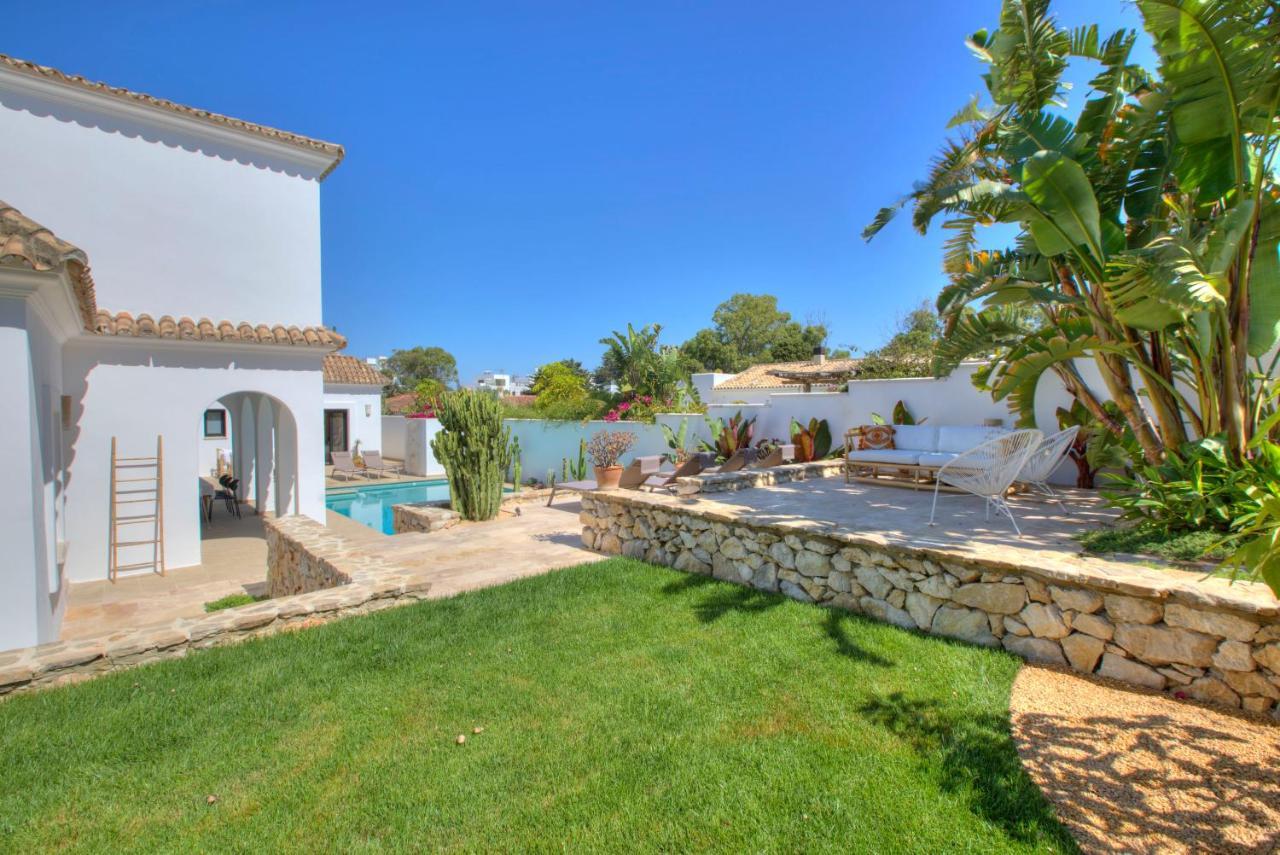 Villa Mas Tranquila - A Stylish Villa With Pool 150 M From The Beach コニル・デ・ラ・フロンテラ エクステリア 写真