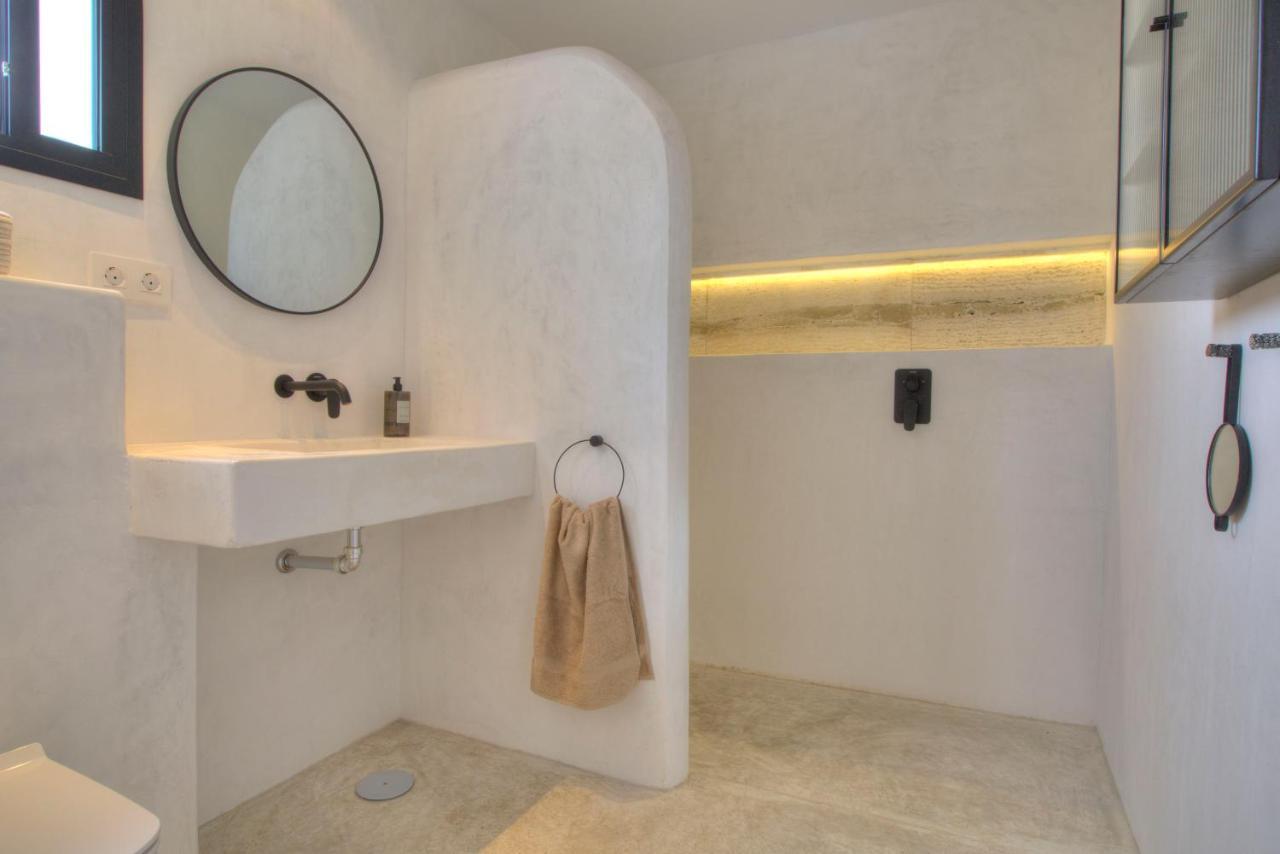 Villa Mas Tranquila - A Stylish Villa With Pool 150 M From The Beach コニル・デ・ラ・フロンテラ エクステリア 写真