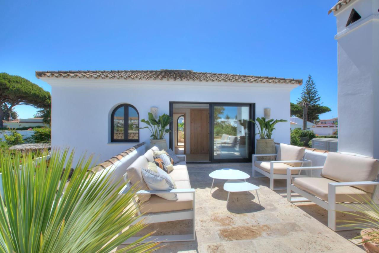Villa Mas Tranquila - A Stylish Villa With Pool 150 M From The Beach コニル・デ・ラ・フロンテラ エクステリア 写真