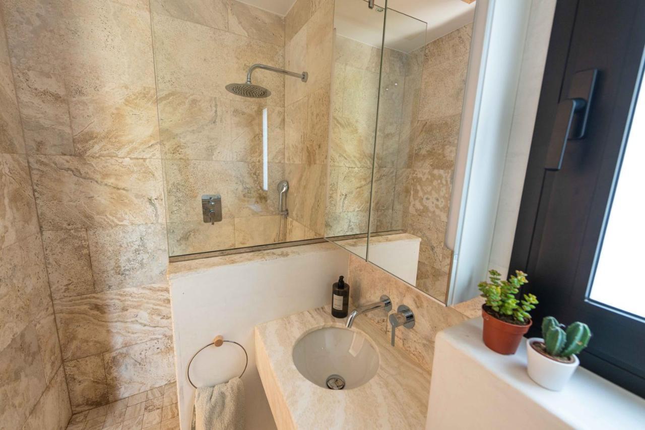 Villa Mas Tranquila - A Stylish Villa With Pool 150 M From The Beach コニル・デ・ラ・フロンテラ エクステリア 写真