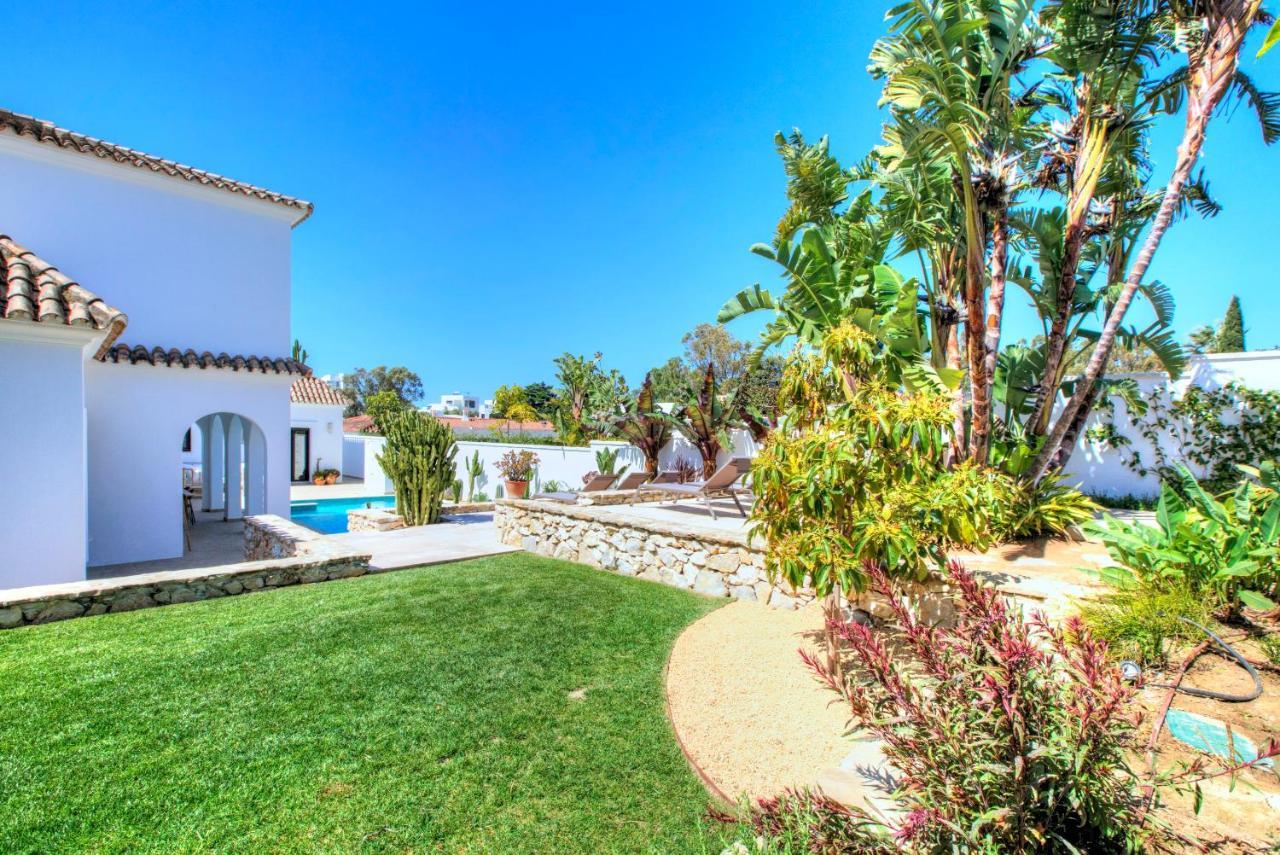 Villa Mas Tranquila - A Stylish Villa With Pool 150 M From The Beach コニル・デ・ラ・フロンテラ エクステリア 写真