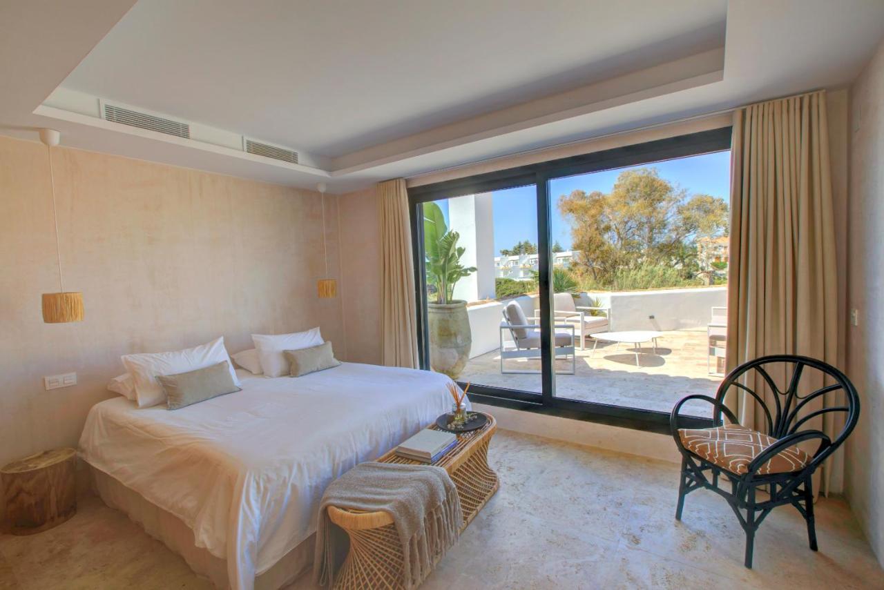 Villa Mas Tranquila - A Stylish Villa With Pool 150 M From The Beach コニル・デ・ラ・フロンテラ エクステリア 写真