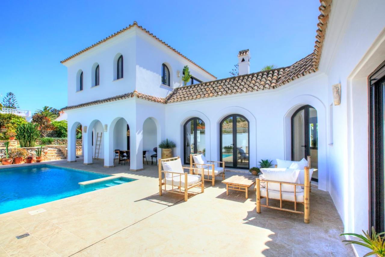 Villa Mas Tranquila - A Stylish Villa With Pool 150 M From The Beach コニル・デ・ラ・フロンテラ エクステリア 写真