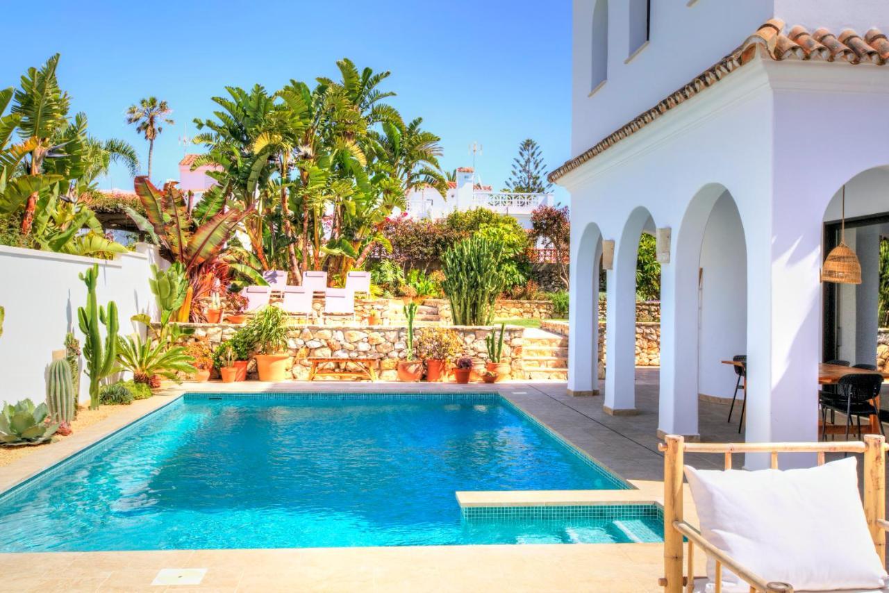 Villa Mas Tranquila - A Stylish Villa With Pool 150 M From The Beach コニル・デ・ラ・フロンテラ エクステリア 写真
