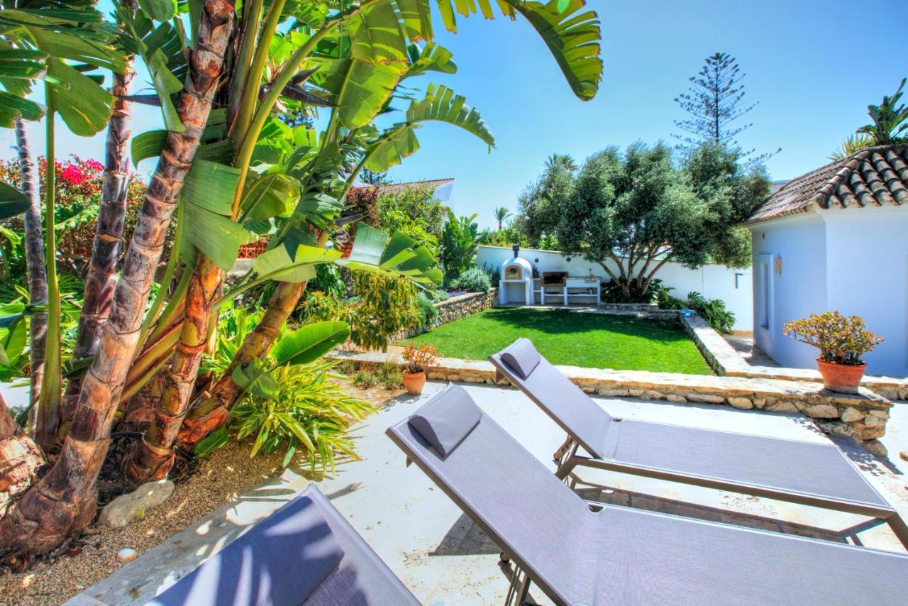Villa Mas Tranquila - A Stylish Villa With Pool 150 M From The Beach コニル・デ・ラ・フロンテラ エクステリア 写真